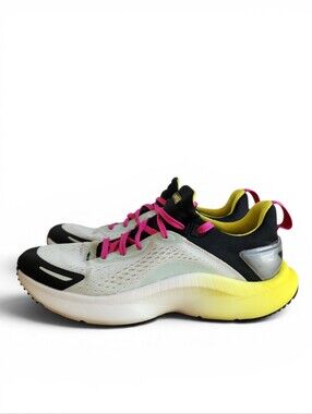 Unitus Forta Magenta Lightweight Running Sneakers in White, Black & Yellow